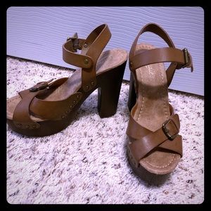 Candies Strappy Platform heels size 6